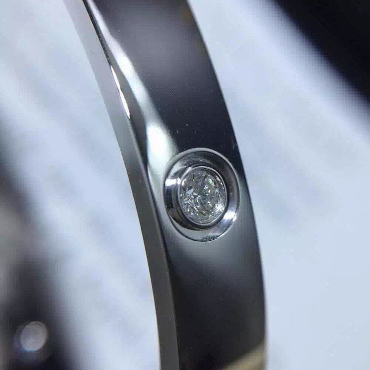 کیفیت دستبند عشق جواهرات عاشقانه 4 الماس طلای زرد الماس طلای 18k کارخانه
