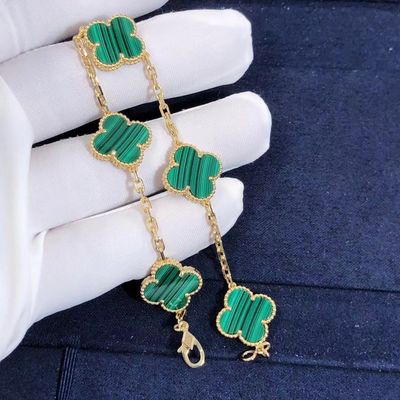 کیفیت دستبند طلای 18 عیار Red Van Cleef Arpels 5 نقوش با سنگ قیمتی کارخانه