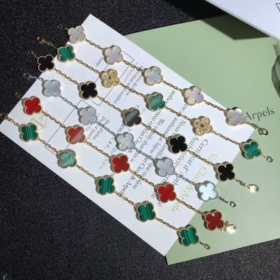 کیفیت دستبند طلای شخصی سازی شده 18 عیار وینتاژ ون کلیف و آرپل کارخانه