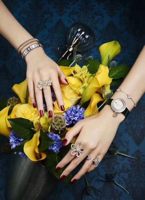 کیفیت دستبند مدیوم مدل VCA Real 18k Gold Perlee Signature Gold Gold Rose White کارخانه