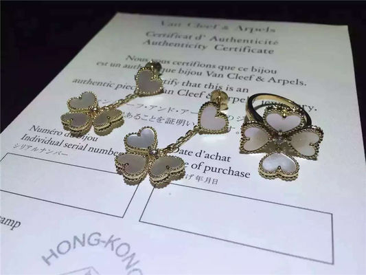کیفیت گوشواره های شیرین الحمرا Van Cleef ، گوشواره های مادر مروارید سفید با الماس گرد کارخانه
