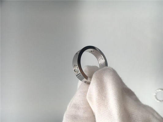 کیفیت انگشتر بدون سنگ قیمتی ، انگشتر B4032500 18K طلای سفید با 3 الماس کارخانه