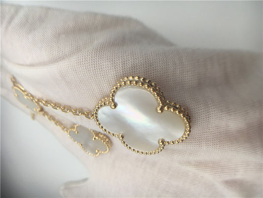 کیفیت گردنبند White Mother Of Pearl Van Cleef Arpels Magic Alhambra 18k طلای زرد کارخانه