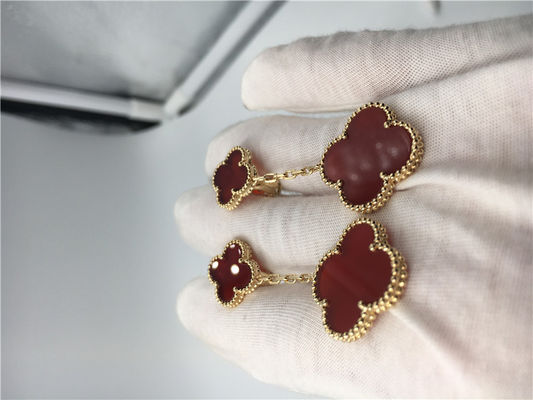 کیفیت گوشواره های طلایی Magic Alhambra 18K با رنگ قرمز مروارید / اندازه سفارشی کارخانه