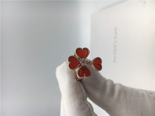 کیفیت حلقه گل ون کلیف طلایی و گل آرپلز 18k با الماس Carnelian / گرد کارخانه