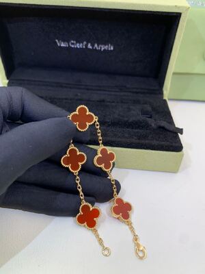 دستبند الحمرا Van Cleef And Arpels 5 Motifs 18K Gold Yellow Stone Red Carnelian VCARD35500