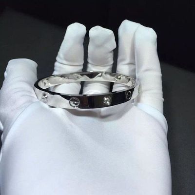 کیفیت دستبند عشق جواهرات عاشقانه 4 الماس طلای زرد الماس طلای 18k کارخانه